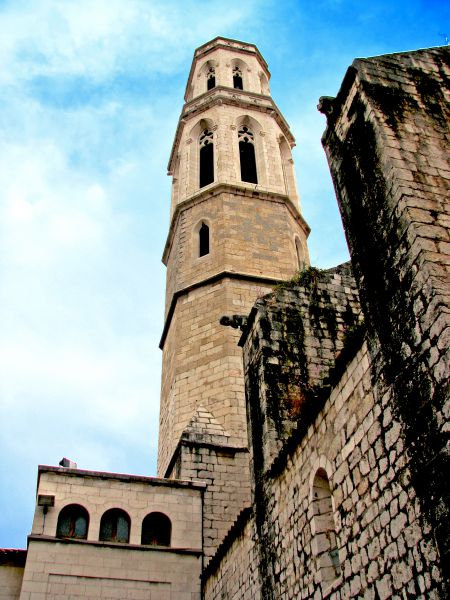 Iglesia de Sant Pere. Figueres. Girona.
