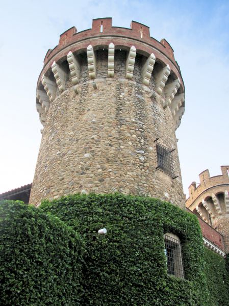 Castillo de Perelada
Castillo de Perelada. Perelada. Girona.
Palabras clave: Castillo,Perelada,Girona