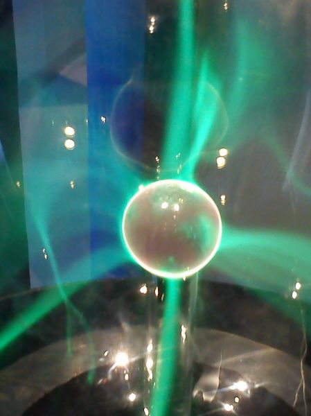 Bola de plasma
Palabras clave: plasma,esfera,estática,bola,electricidad