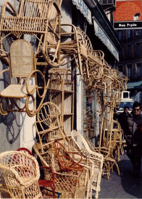 tienda de sillas de mimbre
Palabras clave: Madrid,rastro,sillas,mimbre,tienda