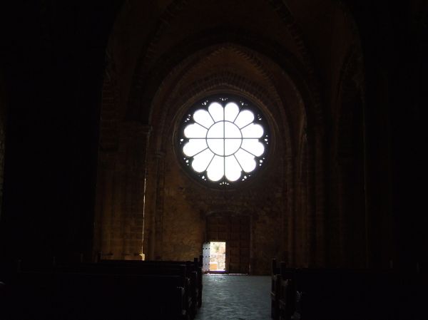Interior de la iglesia, Rosetón
Castillo de Calatrava la Nueva, Ciudad Real, Castilla la Mancha
Palabras clave: Cister,Cistercienese,iglesia,contraluz,Rosetón