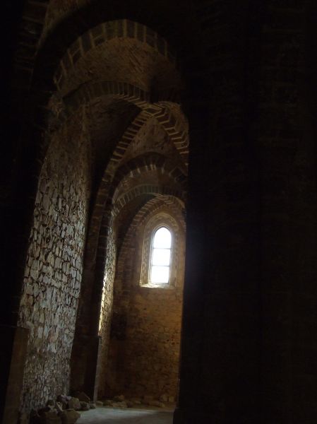 Interior de la iglesia
Castillo de Calatrava la Nueva, Ciudad Real, Castilla la Mancha
Palabras clave: Cister,Cistercienese,iglesia,contraluz