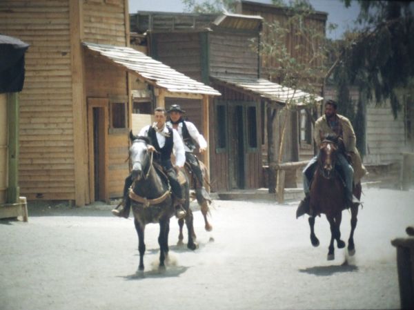 Poblado del oeste
recreación poblado del oeste en Almería
Palabras clave: pistolero,cowboy,vaquero