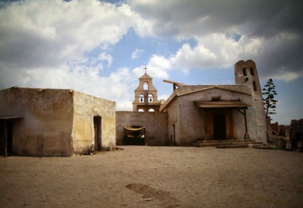 Poblado del oeste
recreación poblado del oeste en Almería
