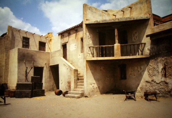 Poblado del oeste
recreación poblado del oeste en Almería
Palabras clave: casa,oeste,rural