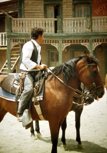 Cowboy
recreación poblado del oeste en Almería
Palabras clave: caballo,pistolero,cowboy,vaquero