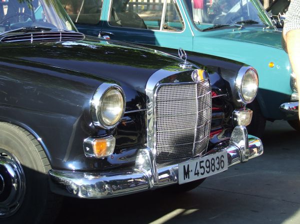 Mercedes clásico
Palabras clave: coche,automovil,clásico,antiguo,radiador