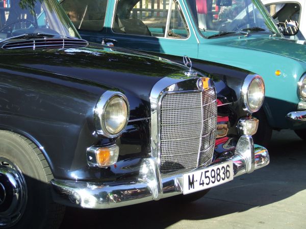 Mercedes clásico
Palabras clave: coche,automovil,clásico,antiguo,radiador