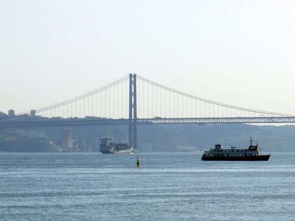 Puente 25 de Abril
Palabras clave: Portugal,barco