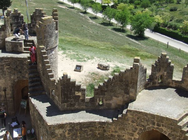 Almenas
Castillo de Belmonte en Cuenca
Palabras clave: Castillo,fortaleza,almena,Belmonte,Cuenca