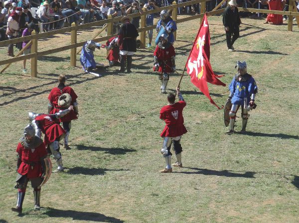 Lucha medieval
Campeonato mundial de lucha medieval en Belmonte
Palabras clave: Armadura,medieval,caballero,guerrero