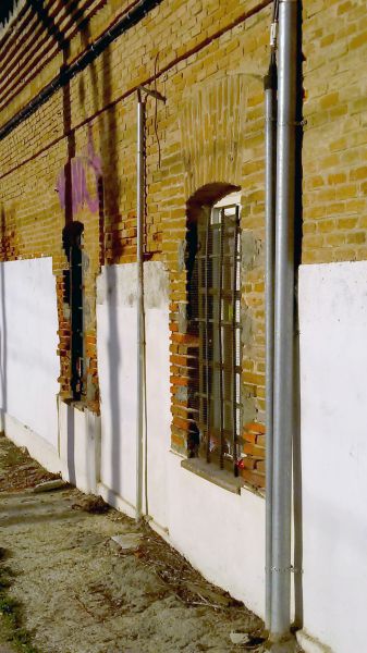 fachada
Estación de Meco
Palabras clave: ventanas,rejas,muro