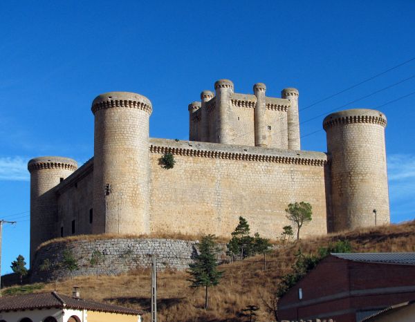 Castillo de los Comuneros. Torrelobatón (Valladolid).
Palabras clave: Castillo de los Comuneros. Torrelobatón (Valladolid).