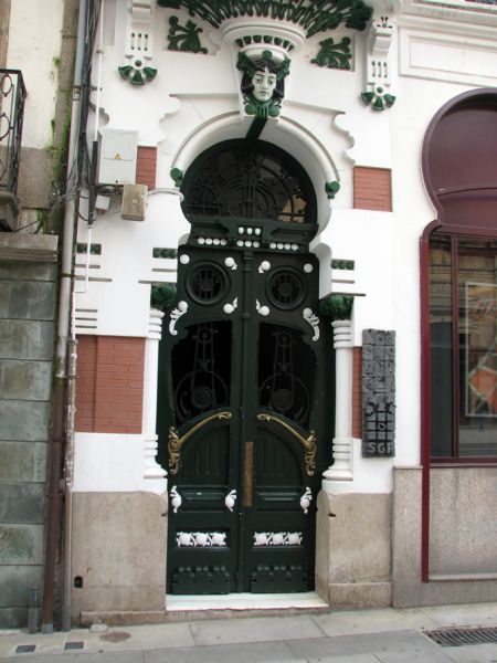 A Coruña.
Palabras clave: coruña puerta modernista