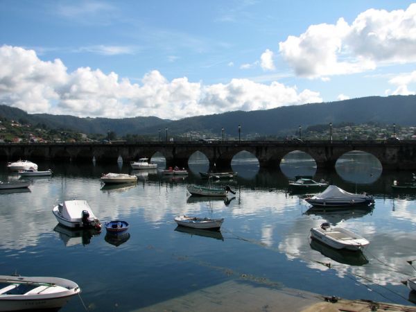 Puente sobre el rio Eume. Pontedeume (A Coruña). Rias Altas.
Palabras clave: Puente sobre el rio Eume. Pontedeume (A Coruña). Rias Altas.