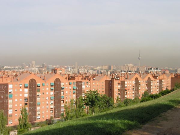 Madrid. Vallecas desde el Cerro del Tío Pío. Al fondo a la derecha, Torrespaña.
