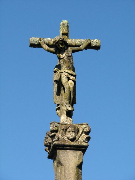 Cruceiro frente a la Iglesia de San Pedro. Muros (A Coruña).
Palabras clave: Iglesia de San Pedro. Muros (A Coruña). cruceiro