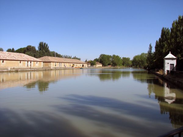 Canal de Castilla. Medina de Rioseco (Valladolid). 
Palabras clave: canal de castilla Medina de Rioseco (Valladolid).