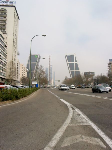 Paseo de la Castellana. Al fondo la Plaza de Castilla. Madrid.
Palabras clave: Paseo de la Castellana. Al fondo la Plaza de Castilla. Madrid.