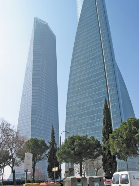 Complejo Cuatro Torres.  Torre de Cristal y Torre Espacio. Madrid.
Palabras clave: Complejo Cuatro Torres.  Torre de Cristal y Torre Espacio. Madrid.