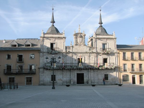 Ayuntamiento de Ponferrada (León).
Palabras clave: Ayuntamiento de Ponferrada (León).