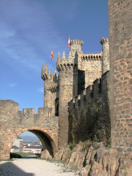 Castillo templario
Ponferrada (León). Castillo de los Templarios.
Palabras clave: Ponferrada,León,Castillo,Templarios,foso