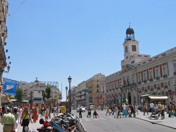 Puerta del Sol. Distrito de Centro, Madrid.
Palabras clave: Puerta del Sol. Distrito de Centro, Madrid.