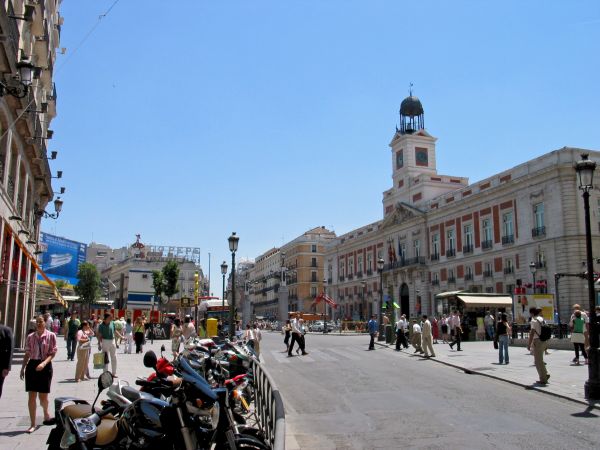Puerta del Sol. Distrito de Centro, Madrid.
Palabras clave: Puerta del Sol. Distrito de Centro, Madrid.