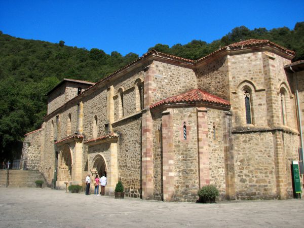Santo Toribio 7315
Monasterio de Santo Toribio de Liébana. 
Palabras clave: Monasterio,Santo Toribio,Liébana,iglesia