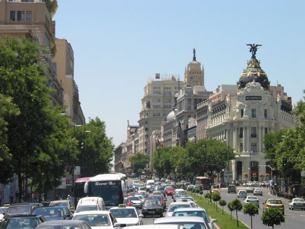 Madrid. Calle de Alcalá. A la derecha edificio Metrópolis. 
Palabras clave: Madrid. Calle de Alcalá. A la derecha edificio Metrópolis. 