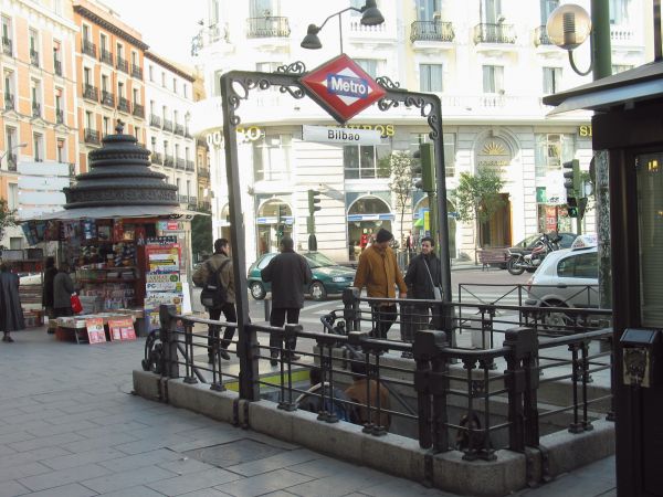 Plaza de Bilbao. Metro Bilbao. Madrid.
Palabras clave: Plaza de Bilbao. Metro Bilbao. Madrid.