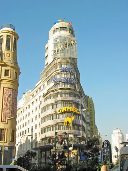 Edificio Scheweppes en la Plaza del Callao. Madrid.
Palabras clave: Edificio Scheweppes en la Plaza del Callao. Madrid.