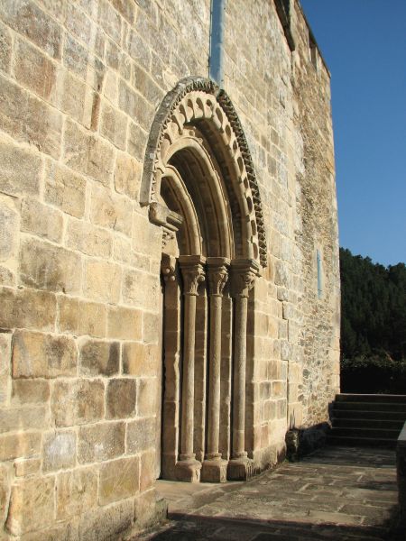 Monasterio Santo Estevo de Atán, Pantón (Lugo).
Palabras clave: Iglesia de San Vicente de Pombeiro. Pantón (Lugo). Galicia. ribeira sacra puerta