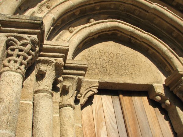 Monasterio Santo Estevo de Atán, Pantón (Lugo).
Palabras clave: Iglesia de San Vicente de Pombeiro. Pantón (Lugo). Galicia. ribeira sacra puerta