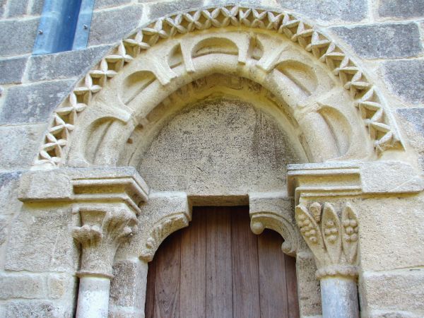 Iglesia de San Vicente de Pombeiro. Pantón (Lugo). Galicia.
