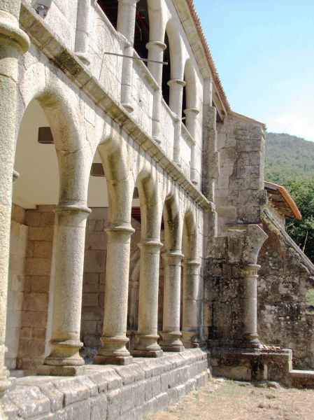 Monasterio de Santa María, Xunqueira de Espadanedo (Orense).
Palabras clave: monasterio galicia