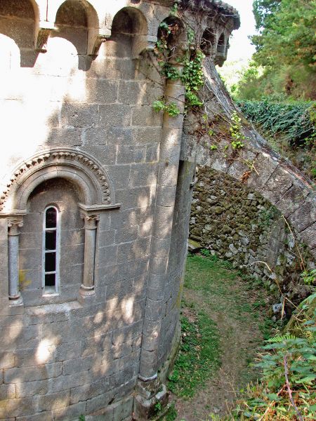 Monasterio de Santo Estevo de Ribas de Miño. O Saviñao (Lugo).
Palabras clave: monasterio galicia abside contrafuerte