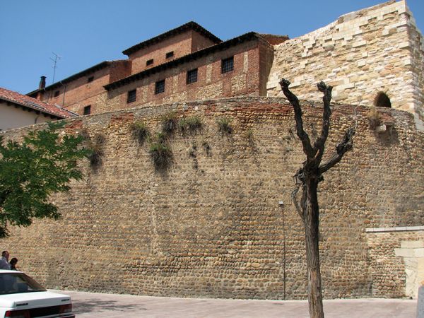 Muralla romana. León.
Palabras clave: Muralla romana. León.