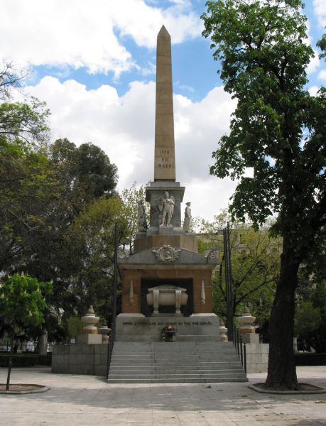 Monumento a los Caídos. Plaza de la Lealtad. Madrid.
Palabras clave: Monumento a los Caídos. Plaza de la Lealtad. Madrid.