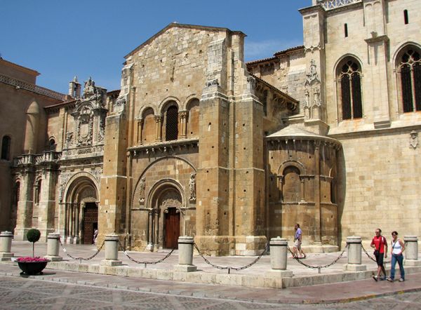Basílica de San Isidoro. León.
Palabras clave: Basílica de San Isidoro. León.