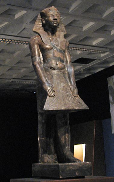 Estatua Akenaton
