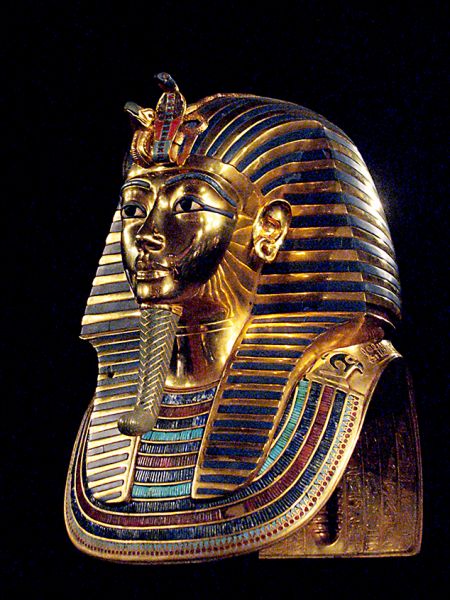 Máscara funeraria de Tutankhamon
Máscara funeraria de Tutankhamon. Tesoro de Tutankamon.
Palabras clave: Máscara,funeraria,Tutankhamon,Tesoro,Tutankamon,egipto,faraon,piramides