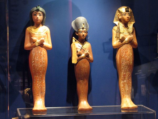 Tesoro de Tutankhamon. Figuritas Ushabti.
