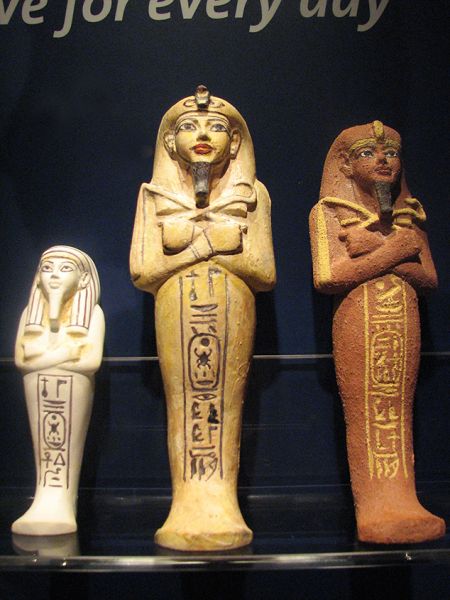 Tesoro de Tutankhamon. Figuritas Ushabti.
