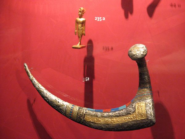 Tesoro de Tutankhamon. Armas y símbolos de poder.
