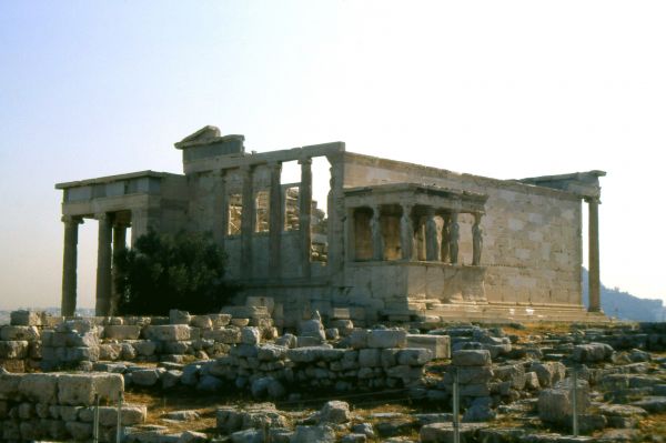 El Erecteión. Acrópolis de Atenas. Grecia.
Palabras clave: El Erecteión. Acrópolis de Atenas. Grecia.