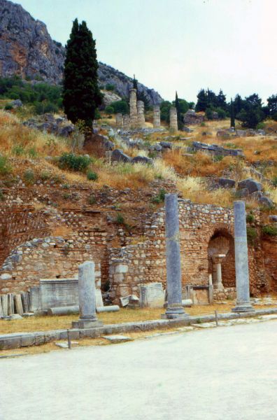 Santuario de Delfos. Monte Parnaso. Grecia Central.
Palabras clave: Santuario de Delfos. Monte Parnaso. Grecia Central.