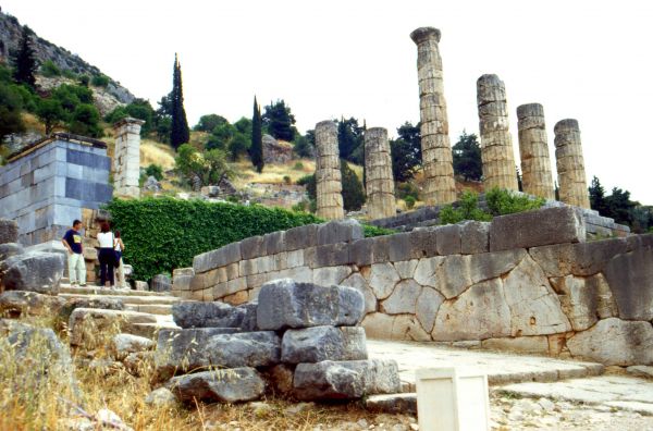 Santuario de Delfos. Monte Parnaso. Grecia Central.
Palabras clave: Santuario de Delfos. Monte Parnaso. Grecia Central.