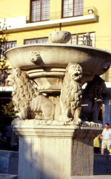 Detalle de la Fuente de Morosini, en Heraklion (Creta). Grecia.
Palabras clave: Fuente de Morosini, en Heraklion (Creta). Grecia. leon leones