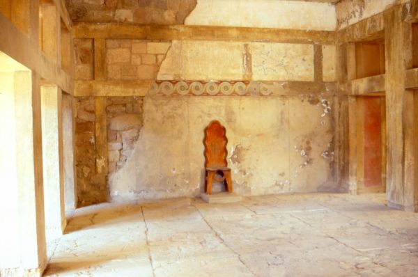 Sala del Trono. Ruinas del Palacio de Knossos, en la isla de Creta (Grecia)
Palabras clave: Sala del Trono. Ruinas del Palacio de Knossos, en la isla de Creta (Grecia)